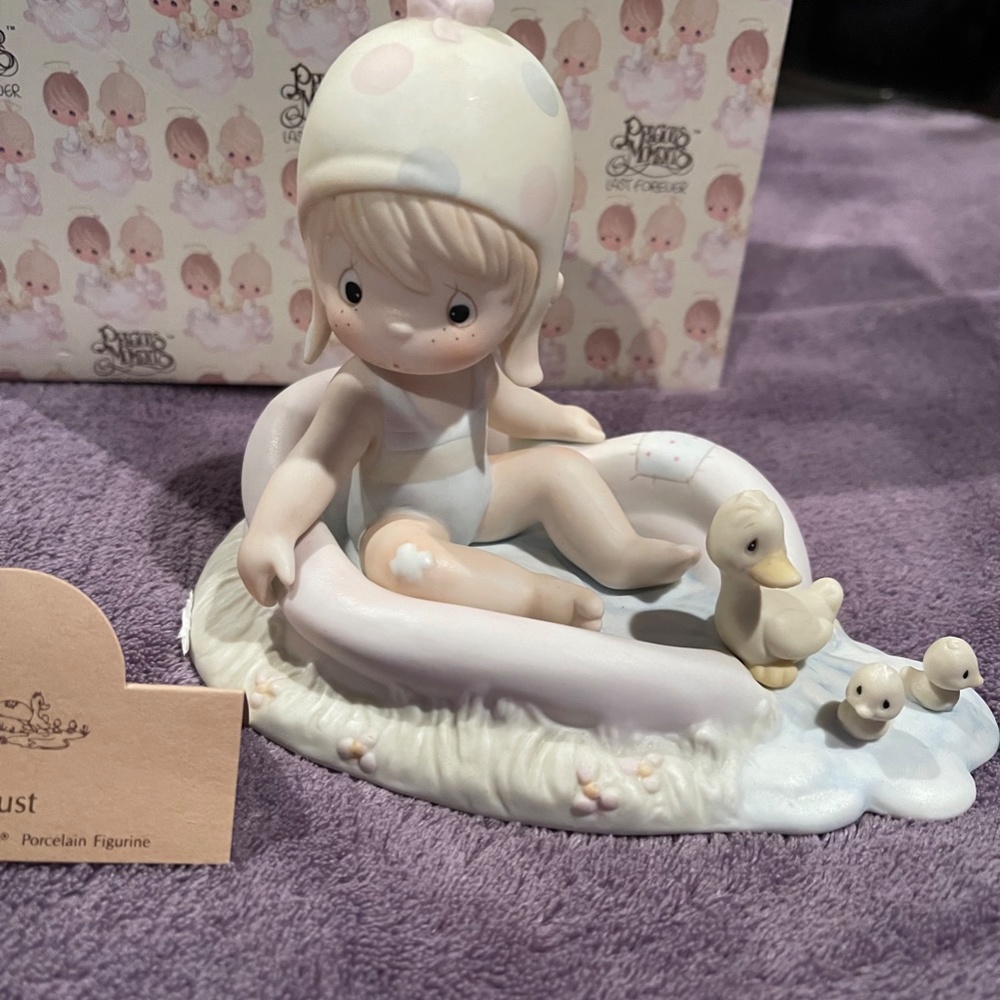 PRECIOUS MOMENTS - August - #110078, with box, 1988, excellent condition,#7757